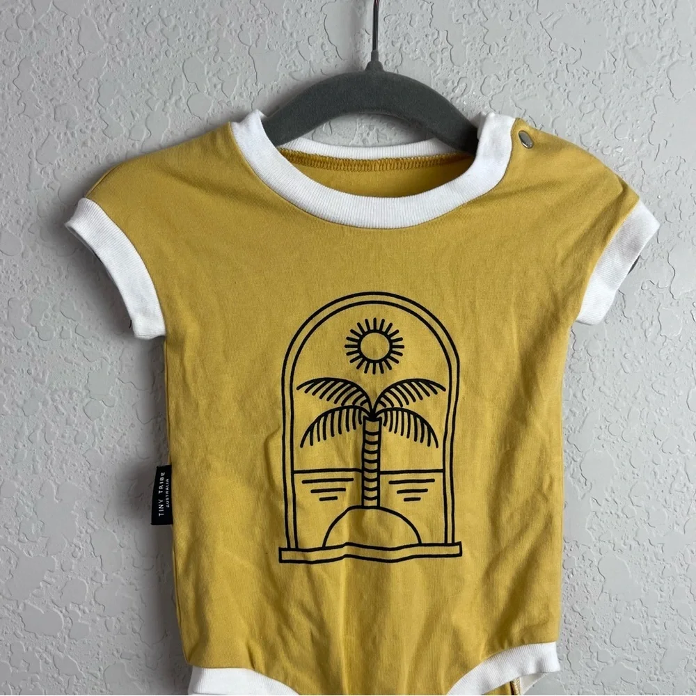 Tiny Tribe Australia Body Suit Tee Baby 3-6 Months M Yellow White Palm Tree Snap